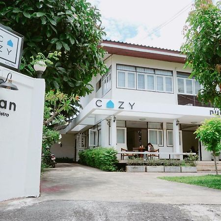 Cozy By Funwahn Bed & Breakfast Chiang Mai Exterior photo